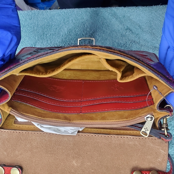 Patricia Nash Tooled Ochre/Red Lanza Crossbody Organizer NWT - Picture 10 of 15